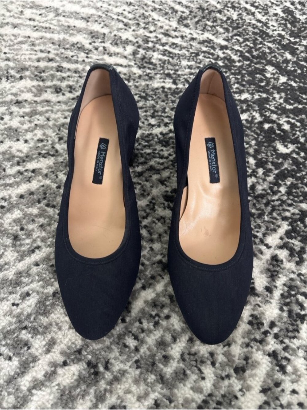 Classic Black Low Heel Pumps Made in Italy Size 35/5